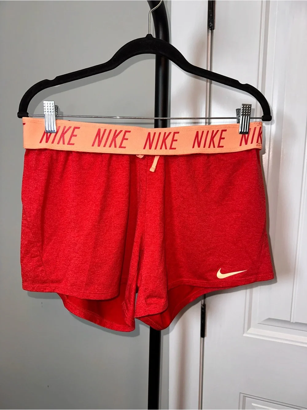 Nike Dri Fit Size Medium Women's Red Logo Elastic-Waist Shorts